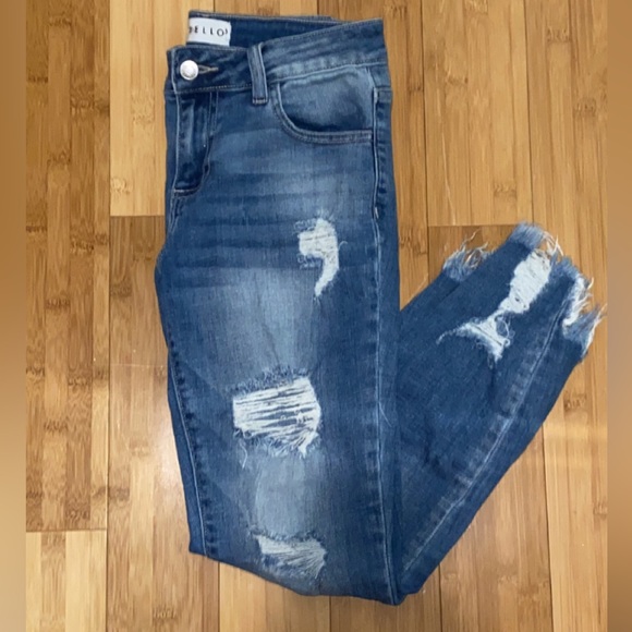 Distressed/Ripped Skinny Jeans - Picture 2 of 4